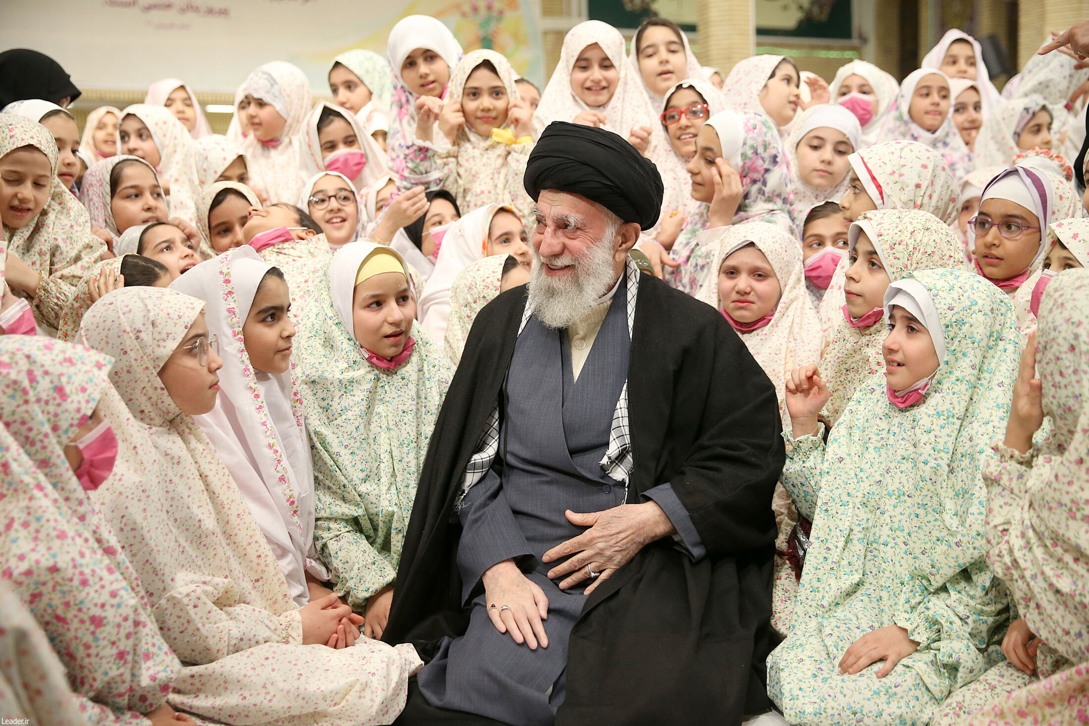 https://akharinnews.com/images/1401/11/03/74145_387.jpg