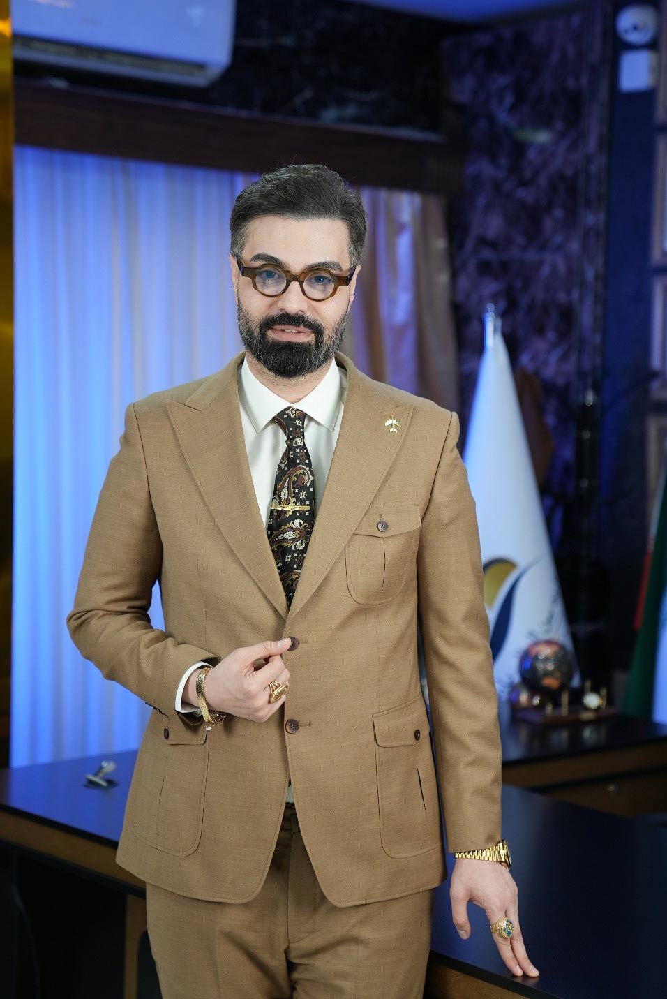 ماکان آریا پارسا کیست
