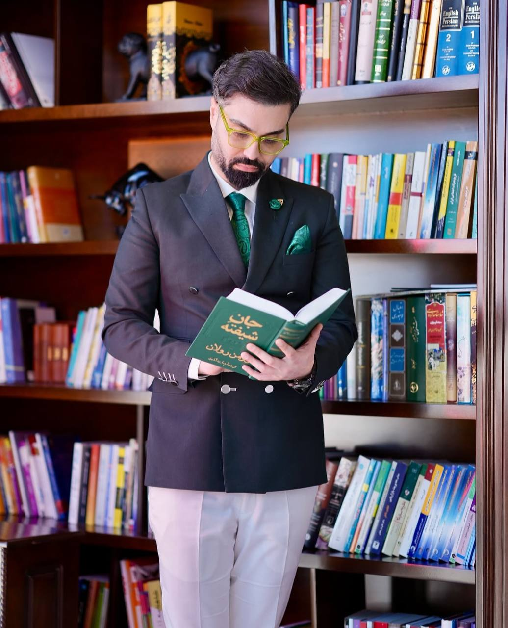 تحصیلات ماکان آریا پارسا