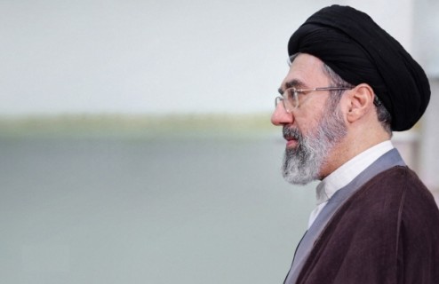 پیام رهبر انقلاب به‌مناسبت هفته دفاع مقدس: در یک کلام؛ ایران به دورانی که دشمن آرزویش را دارد بازنخواهد گشت/ ملت ایران با همه تفاوت‌ها، یکپارچه بر حفظ مواضع به‌حق و تنگه هرمز پافشاری دارند