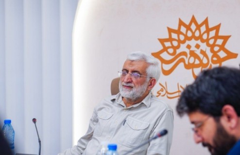 سعید جلیلی در جلسه‌ با جمعی از فعالان میادین و تجمعات مردمی: خیابان در تراز تمدنی عمل می‌کند نه در سطح بازی‌های سیاسی/ یکی از ویژگی‌های مهم این پدیده، حضور خانوادگی در سیاست است