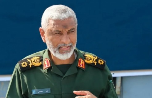 دریا‌دار عظمایی، فرمانده نیروی دریایی سپاه به آمریکا: اگر می‌خواهند بدانند تنگه هرمز باز است یا بسته، باید وارد میدان شوند/ تنگه هرمز و خلیج فارس در اختیار سپاه است و ارتش نیز دریای عمان را کنترل می‌کنند