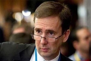 سخنگوی فارسی زبان دولت اوباما در حساب شخصی خود به توییت فارسی ترامپ پاسخ داد.