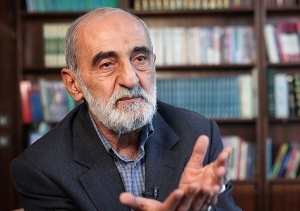 حسین شریعتمداری؛ قصه خاله پیرزن و داستان تنگه هرمز!