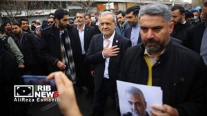 رئیس&zwnj;جمهور با مترو به محل راهپیمایی ۲۲ بهمن رفت