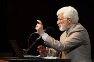 سعید جلیلی: می&zwnj;گفتند با برجام چرخ اقتصاد خواهد چرخید؛ دلارِ سه&zwnj;هزار تومانی را گرفتند و سی&zwnj;هزار تومانی تحویل دادند/ کسانی که می&zwnj;گویند رشد اقتصادی ۸ درصد نمی&zwnj;شود در زندگی خودشان رشد ۸ میلیون درصدی داشتند!