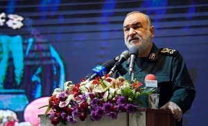 سرلشکر سلامی: بایدن با کارتر و نیکسون و روزولت و کندی و کارتر فرقی ندارد/&nbsp;تاریخ برای فهم امروز است/ با مطالعه دفاع مقدس می&zwnj;توانیم بفهمیم چه کسانی دنبال حذف نام کشور عزیزمان هستند/ ملت ایران شخصیتی فریب ناپدیر و آگاه دارد