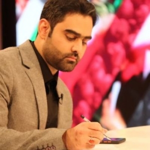 مجری تلویزیون: جمهوری اسلامی تکلیفش را با سلبریتی های خائن مشخص کند