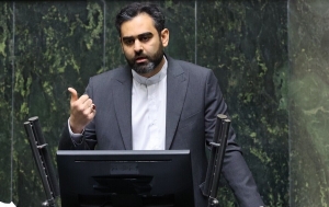 ثابتی: بانک&zwnj;های خصوصی لانه فساد اصلی در کشور هستند و باید با تک&zwnj;تک&zwnj; آنها برخورد شود/ قوه قضاییه باید به حساب علی انصاری برسد/ هرکس با مادرش قهر کرده یک بانک تاسیس کرده است!