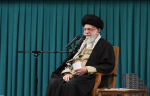 رهبر انقلاب: آذربایجان، سپر مستحکم ایران در برابر عربده&zwnj;ها و زوزه&zwnj;های دشمن است/ برای دفاع در برابر تهدید سخت&zwnj;افزاری هیچ نگرانی&zwnj;ای نداریم/ در مقابل تهدید نرم&zwnj;افزاری دشمن، تولید محتوا و اندیشه کنید