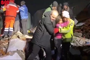 تعداد کشته ها و تلفات زمین لرزه بزرگ و مرگبار ترکیه از ۷۸۰۰ نفر گذشت.