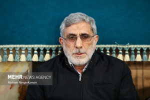 عکس| سردار قاآنی در مراسم ترحیم شهید آتش نشان