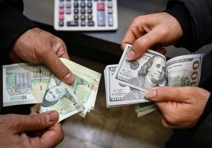 قیمت دلار در صرافی&zwnj;ها ۴۴هزار و ۶۷۳ تومان شد