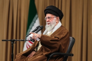 پیام رهبر انقلاب درپی حادثه دردناک بندرعباس: مسئولان سهل&zwnj;انگاری یا تعمّد را کشف و بر طبق مقررات پیگیری کنند/ از مردمان پرگذشتی که در لحظه&zwnj;ی نیاز آماده&zwnj;ی خون دادن به مصدومان شدند صمیمانه تشکر می&zwnj;کنم