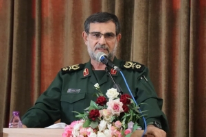  سردار تنگسیری، فرمانده نیروی دریایی سپاه:&zwnj; موشک&zwnj;هایی داریم که آمریکایی&zwnj;ها فکرش را هم نمی&zwnj;کنند/ تا امروز ۹ سیلی در دریا به آمریکا زده&zwnj;ایم/ اجازه نمی&zwnj;دهیم کسی درباره یک وجب خاک کشورمان حرف بی&zwnj;خود بزند