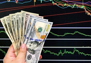 امروز دوشنبه ۲۶ دی در آغاز به کار فعالیت بازار توافقی ارز، دلار با قیمت ۳۸ هزار و ۶۶۷ تومان معامله شد.