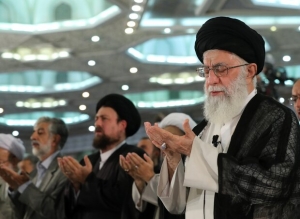اقامه نماز عید فطر به امامت رهبر معظم انقلاب در مصلی