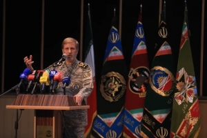 سرلشکر حاتمی: خطای دشمن با خشم انباشه ما مواجه می&zwnj;شود/ نیروی پدافند هوایی تا آخرین لحظه به دشمن شلیک کرد و پهپادها و هواپیماهای دشمن یا فراری شدند یا هدف قرار گرفتند