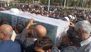 پیکر مطهر امام جماعت شهید زاهدان تشییع شد