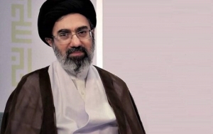 آیت&zwnj;الله سیدمجتبی خامنه&zwnj;ای کپی پدرش است