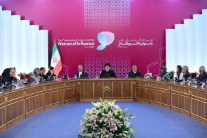 انتقاد رئيس جمهور از نگاه متحجرانه و ابزاری به زن