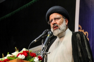 رئیس قوه قضائیه گفت: غربی&zwnj;هایی که در مقابل ترور دعوت به خویشتنداری می&zwnj;کنند، در واقع به تروریست&zwnj;ها چراغ سبز نشان می&zwnj;دهند.