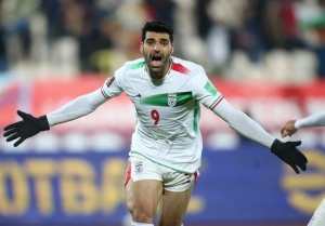 مهدی طارمی در کنار نامداران فوتبال جهان +عکس
