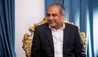به گزارش آخرین نیوز، &laquo;محسن نقوی&raquo; وزیر کشور پاکستان امروز (شنبه) درحالی قرار است به تهران سفر کند که در طی ۴۸ ساعت گذشته در جریان سفر به قرقیزستان در حاشیه یک اجلاس بین المللی دو بار با &laquo;اسکندر مومنی&raquo; وزیر کشور ایران دیدار و گفت&zwnj;و&zwnj;گو کرده است.  اگرچه هنوز اعلام رسمی از سوی دولت پاکستان منتشر نشده است، اما بر اساس گزارش منابع نزدیک به تیم همراه وزیر کشور پاکستان، وی پس از پایان سفر خود به قرقیزستان به لاهور بازگشته و قرار است، عازم تهران شود.  &laquo;محسن نقوی&raquo; پیشتر نیز در سفر&zwnj;های قبلی خود به ایران با مقامات عالیرتبه از جمله رئیس&zwnj;جمهور، رئیس مجلس شورای اسلامی، وزیر امور خارجه و وزیر کشور ایران دیدار کرده و این رایزنی&zwnj;ها عمدتاً در چارچوب تسهیل روند گفت&zwnj;و&zwnj;گو&zwnj;های منطقه&zwnj;ای و تلاش برای کاهش تنش&zwnj;ها میان ایران و آمریکا و همچنین مدیریت تحولات امنیتی منطقه&zwnj;ای ارزیابی شده بود.  در همین چارچوب برخی تحلیلگران معتقدند سفر جدید وزیر کشور پاکستان نیز می&zwnj;تواند ادامه همان مسیر دیپلماتیک باشد که اسلام&zwnj;آباد در ماه&zwnj;های گذشته در قالب میانجی&zwnj;گری و تسهیل ارتباطات منطقه&zwnj;ای دنبال کرده است.  به گفته ناظران نقش&zwnj;آفرینی پاکستان در این روند&zwnj;ها بخشی از سیاست این کشور برای تقویت جایگاه دیپلماتیک خود و کمک به کاهش تنش&zwnj;های منطقه&zwnj;ای تلقی می&zwnj;شود.  منبع: العالم